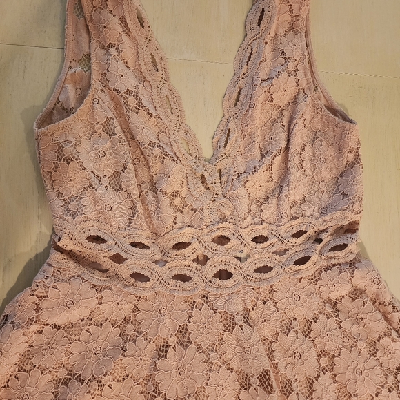 Dress - Picture 3 of 4